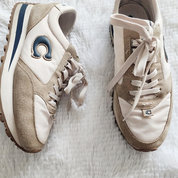 Coach Runner Sneakers in Chalk & Midnight Navy - Picture 2 of 9